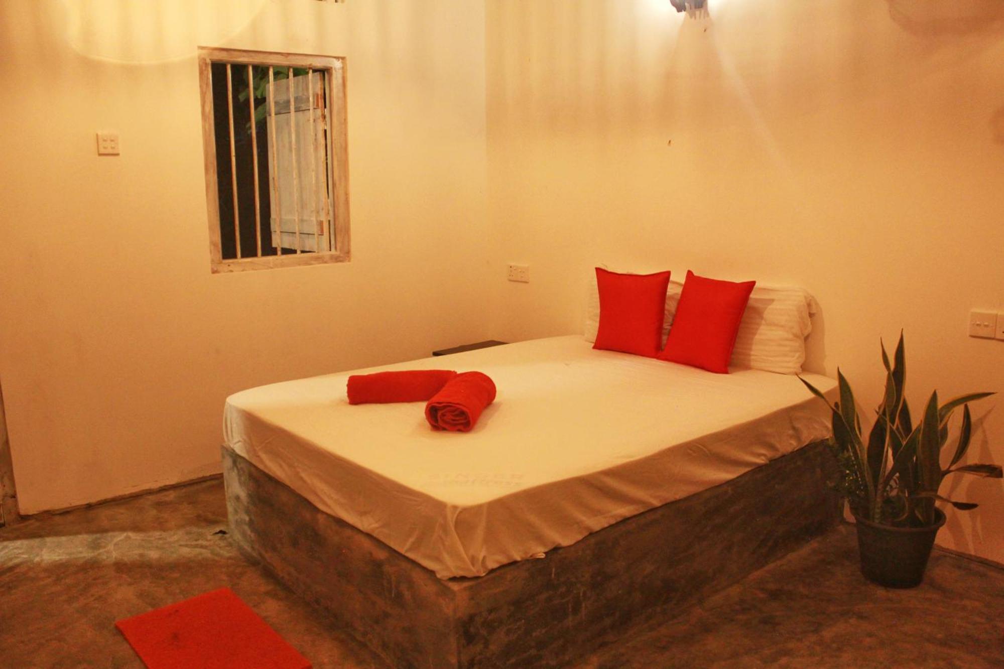 Linu Homestay Zuid-Dikwella Buitenkant foto