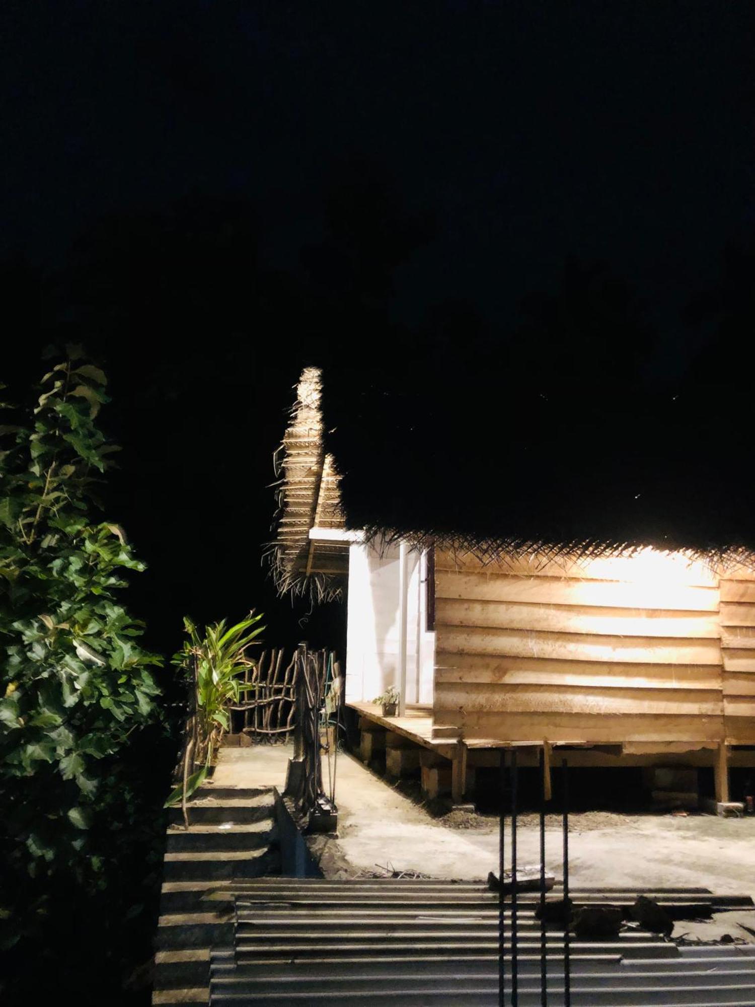 Linu Homestay Zuid-Dikwella Buitenkant foto